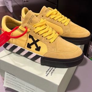 Authentic Great Condition Off White Low Top Sneakers